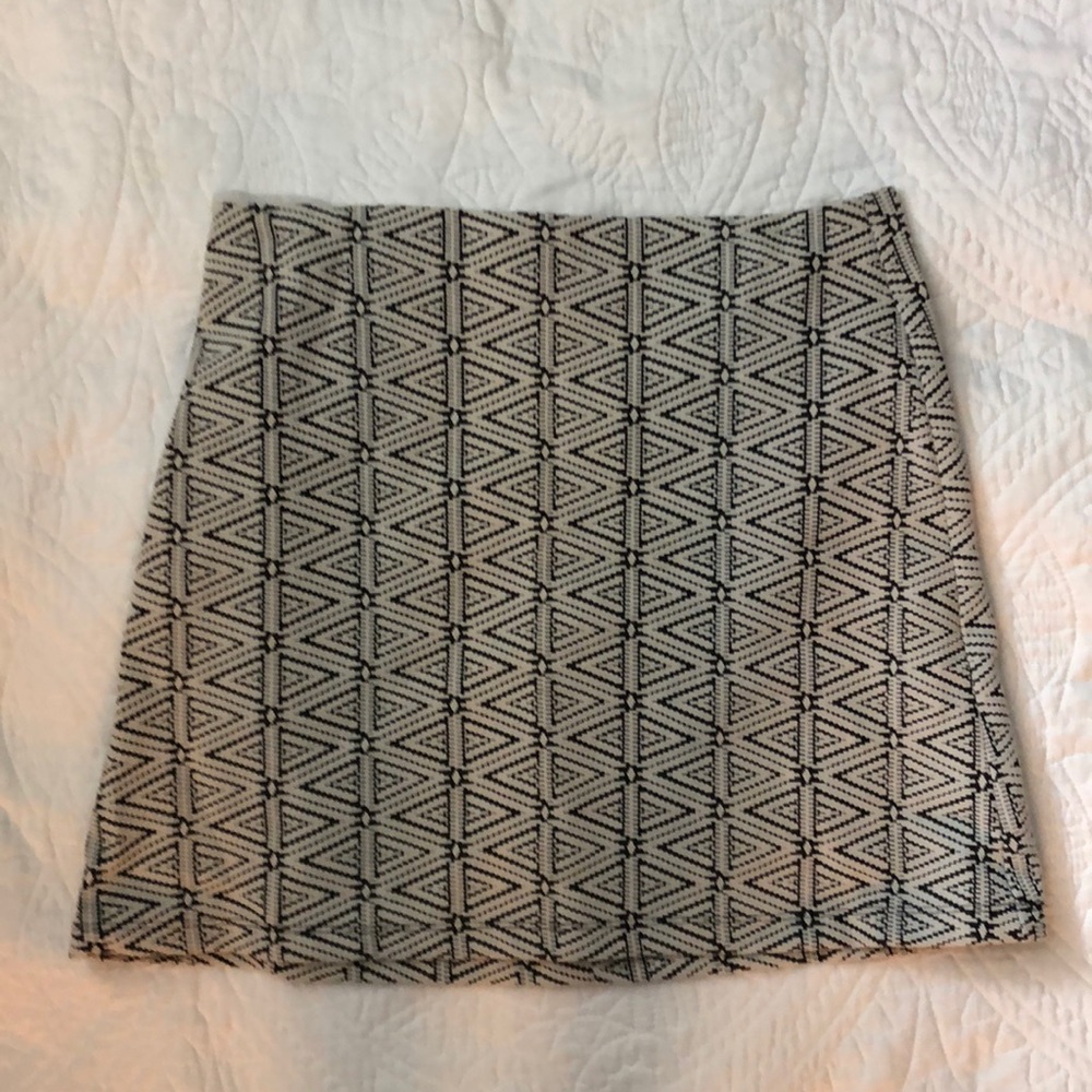 Black and white pattern skirt